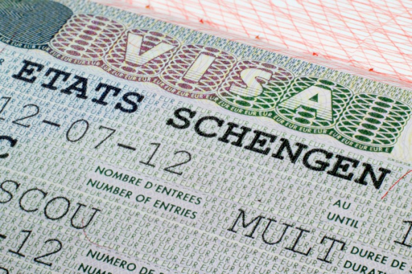 Россиянам стало проще получать многократные Шенгенские визы